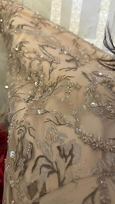 vecerni donlar instagram: Zərif gecə/libas – şampan/bej rəngdə, tam uzun. - Siluet: beldən — 5