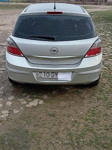 Opel Astra H hatchback, gümüşü rəng. - Kuzov: 5 qapılı hatchback — 4