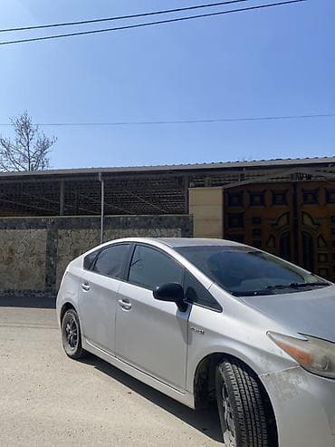 changan benni 2007: Toyota Prius – hibrid sedan - Korpus: 5 qapılı liftbek/sedan kuzov - — 3