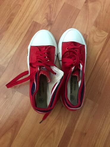 Ölçü: 39, rəng - Qırmızı, İşlənmiş