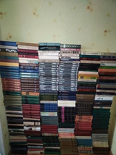 CD, DVD disklər və kassetlər: Knigi po 1 manatu 700-wtuk — 1