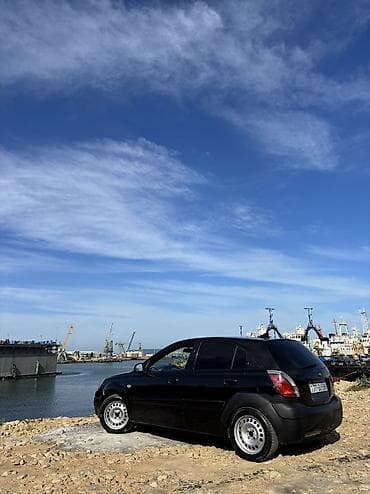 kia rio 2009: Kia Rio: 1.5 l | 2009 il Hetçbek — 2