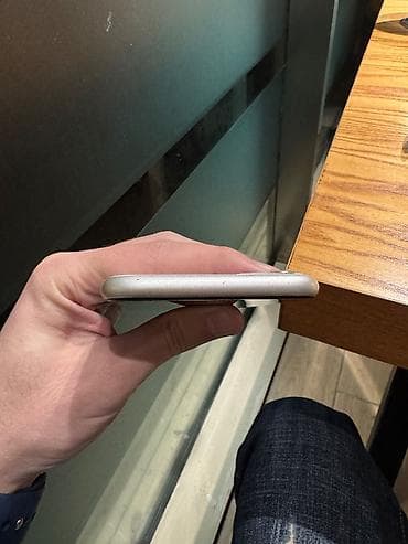 iphone 6s plus satilir: IPhone 11, 64 GB, White Titanium — 2