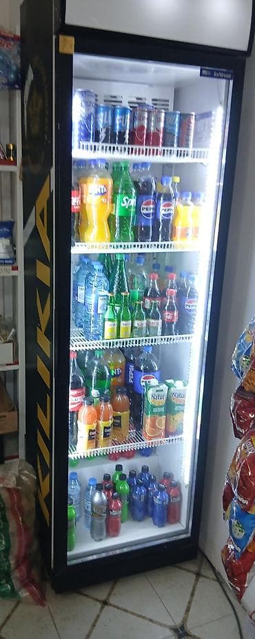 Ticarət vitrin soyuducusu – şüşə qapılı, LED daxili işıqlandırma ilə — 1