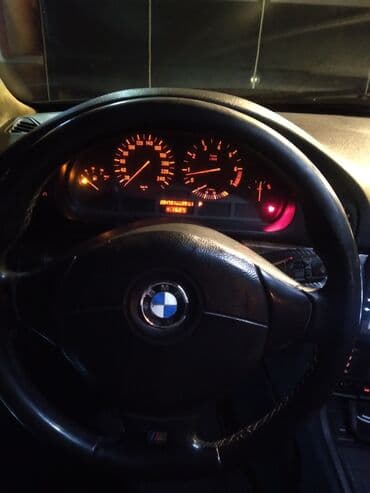 bmw 3 серия 330xd at: BMW 5 Series E39 sedan - Korpus: 4 qapılı sedan, tünd yaşıl rəng — 6