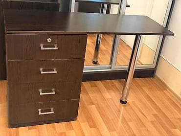 ev stulları: Kompüter masası, İşlənmiş, Açılmayan, Dördbucaq masa — 1