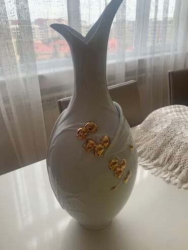 etirşah gülü: Bir vaza — 1