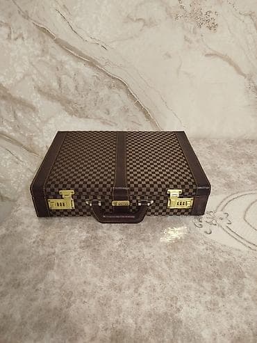 Diplomatik çanta,çamadan TƏCÍLÍ: təzədən seçilmir Bərk korpuslu