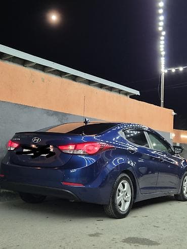 Hyundai Elantra: 1.8 l | 2014 il Sedan