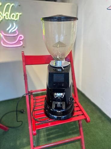 Mobil kofe vanı – tam təchiz olunmuş “coffee van” Xüsusiyyətlər: - — 5