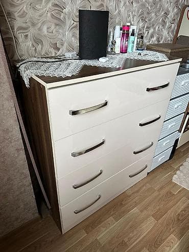 işlənmiş skaf: Skaf 100 azn Derinliyi 45, eni 1, hundurluyu 1.20 🏡Mehemmedi dairesi — 1