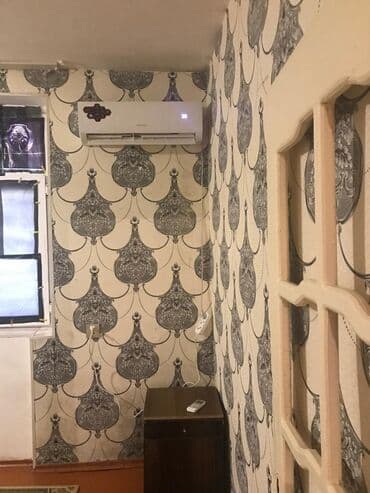 снять квартиру посуточно: Kirayə üçün mənzildə otaq 3 - Otaq: divarlı kağızla işlənmiş, xalça — 5