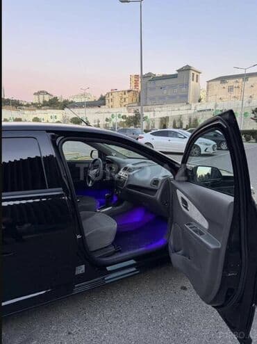 Hyundai: Chevrolet Cobalt: 1.5 л | 2023 г. 35000 км Седан — 4