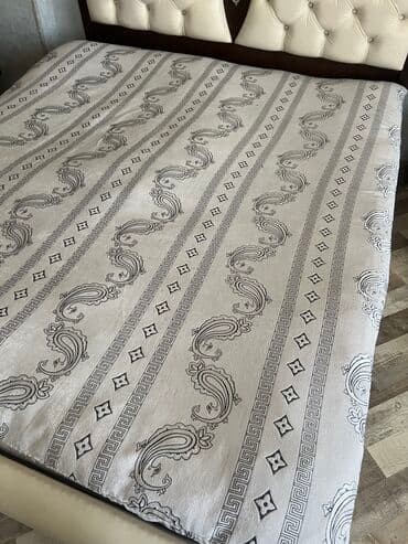 taxt döşəkləri: Cut neferlik taxt doseyi en 1,60 uzunluq 2-2,20 — 2