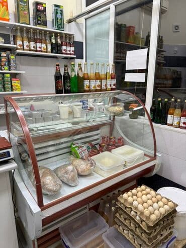 Vitrin soyuducu satılır. - Qiymət: 500 AZN - Ünvan: Nizami m/s -