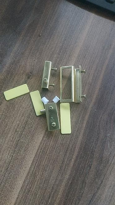 Mebel və duş kabinəsi üçün aksesuar dəsti Tərkib: - 1 ədəd xrom