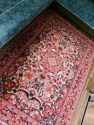 Xalça – klassik oriental naxışlı - Ölçü: təxmini orta ölçülü (foto