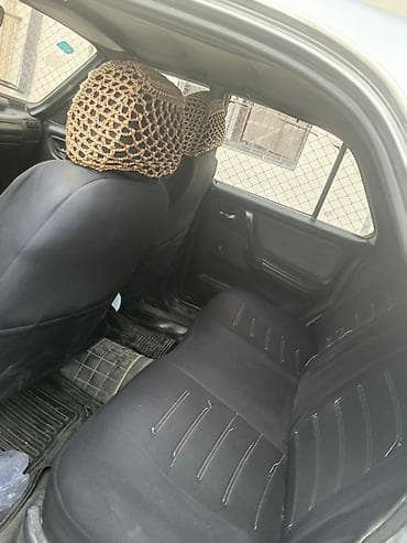 Продажа авто: GAZ Volga 3110, gümüşü rəng. Xüsusiyyətlər: - Kuzov: sedan, geniş — 4