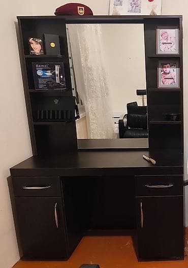 bərbər masası: İşlənmiş, Saş kəsimi üçün masa — 1