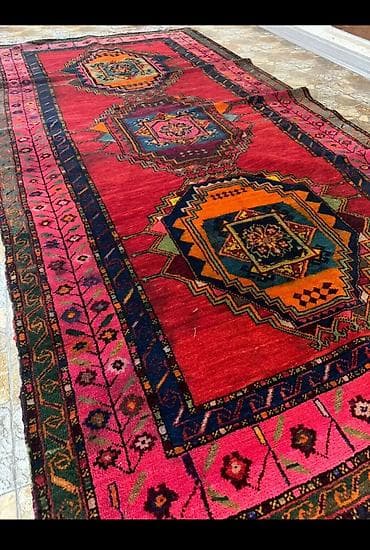 qədim xalça alıram: Xalça – əl toxuması, yundan • Dizayn: Üç mərkəzi göllü kompozisiya — 3