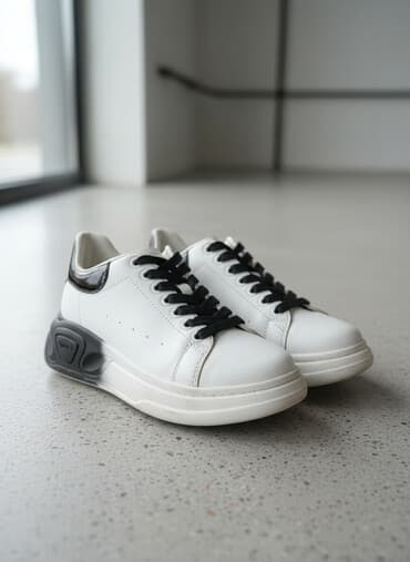 qadınlar üçün göy rəngli ketlər: Ölçü: 39, rəng - Ağ, Yeni — 1