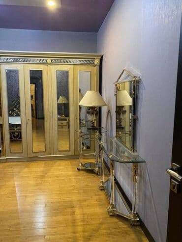 300 manata kiraye evler neftciler: İnqilabda 18 mertebeli binanın 16-ci mərtəbəsində yerləşən ümumi — 16