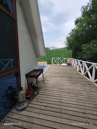 kreditnen evler: Dağ mənzərəli hovuzlu bağ evi – günlük istirahət üçün -Çay kənarında — 3