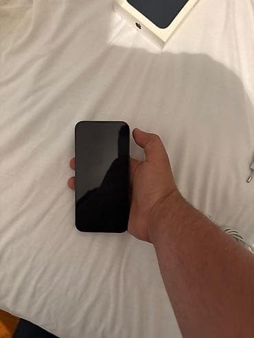 dord goz pec: IPhone 13, Midnight, Simsiz şarj — 2