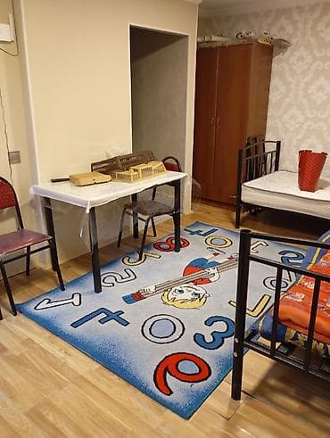 samaxinkada gunluk evler: Kirayə verilən mənzil, yataq otağı və mətbəxdən ibarətdir. Yataq — 3