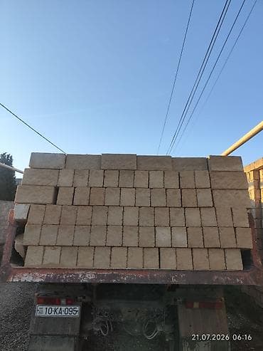 Təbii ağlay daş blokları - Material: yerli karxanadan çıxarılmış