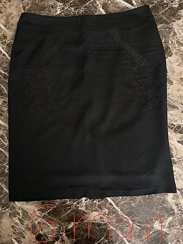 Qadın ətəkləri – klassik və gündəlik seçimlər • Rənglər: qara və tünd