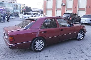 Продажа авто: Mercedes-Benz W124: 2.2 л | 1992 г. Седан — 5