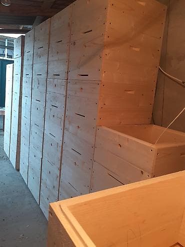 Arı yeşikləri. Quru taxtadan.1012 ramkalıq yeni yeşiklər.rəng