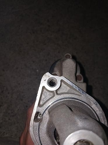 Starter motor (startyor) – 12V - Brend: Bosch möhürləməsi görünür - — 1