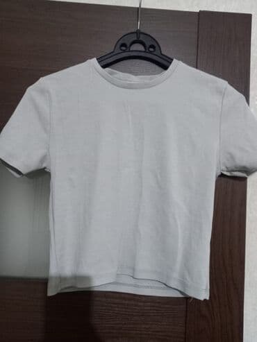 Hamisi biryerdə 5manat - Model: qısaqol, dairəvi yaxa - Kəsim