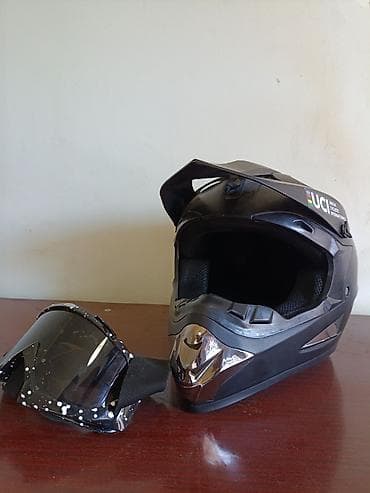 2106 matoru: Moto və velosiped üçün kaska. Kaska çox az istifadə olunub və yeni — 4