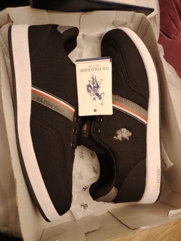 U.S. Polo Assn. kişi idman ayaqqabısı - Rəng: qara, ağ altlıqla -