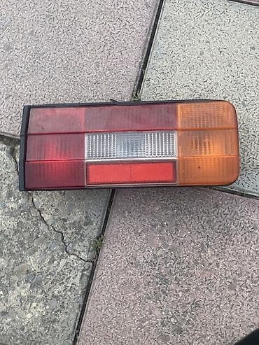Vaz2106 sağ arxa fara coxdandı bizdedi bir defe olsun bele işlenmeyib — 1