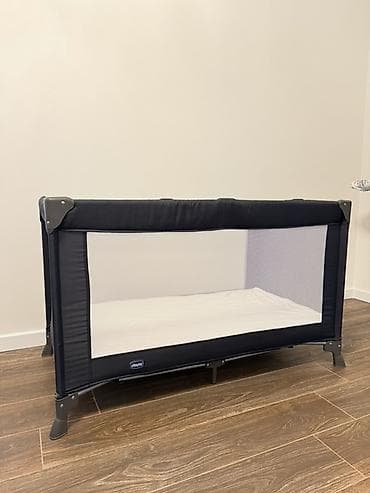 Oğlan və qız üçün, Dördbucaq, Beşik, Matras ilə, Yellənmə mexanizmsiz