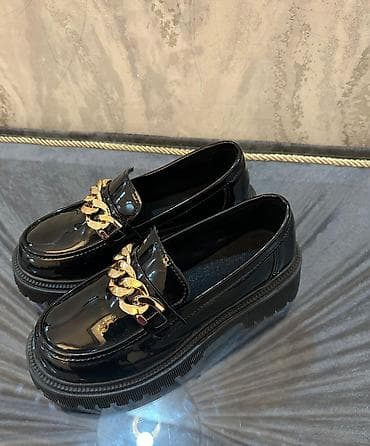 don sumqayit: Qadın üçün qara lak dəridən loaferlər - Material: parlaq lak formalı — 1