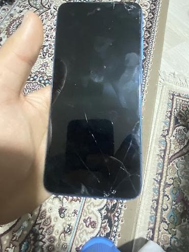 samsung 10 plus: Salam telefonun ekranı sınığdı başqa hec bir prablem yoxdu coxdandı — 1