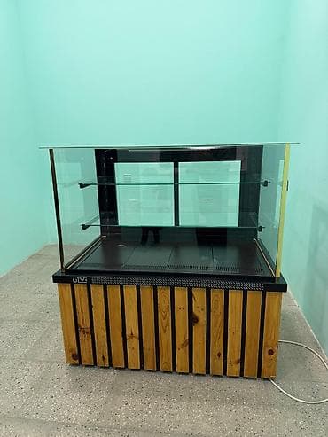 Soyuducu avadanlığı: Vitrin tipli soyuducu/kondi̇ter piştaxtası - Qara metal karkaslı, ön — 2