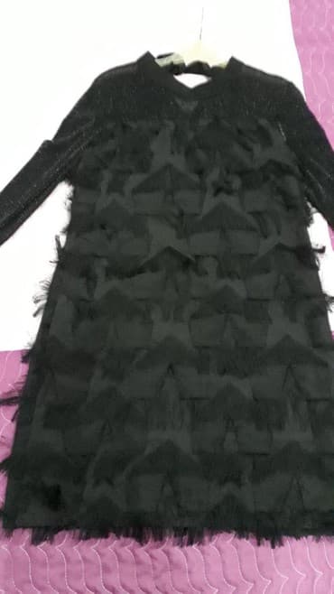 Ziyafet donu. Dizdendir,boya goredi qisaliqi. Eynde cox gozel oturushu