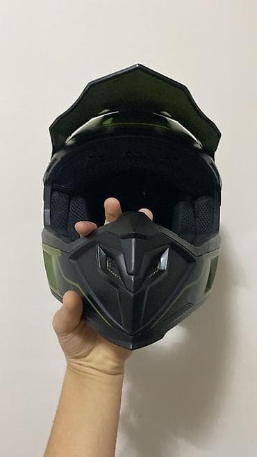 CFMOTO off-road kaskı - Növ: Motokros/Enduro tipli tam üzlü kask -