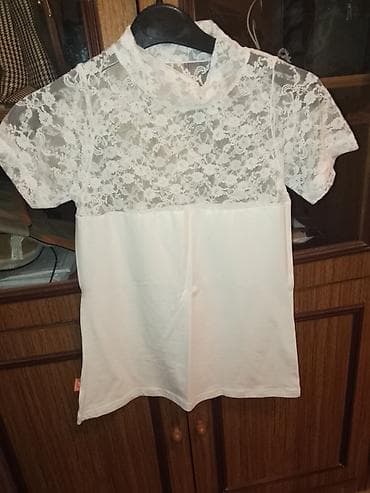 gt 2: Ağ rəngdə iki hissəli qadın üst geyimi dəsti - 10m Dəst: 1) qısaqol — 1