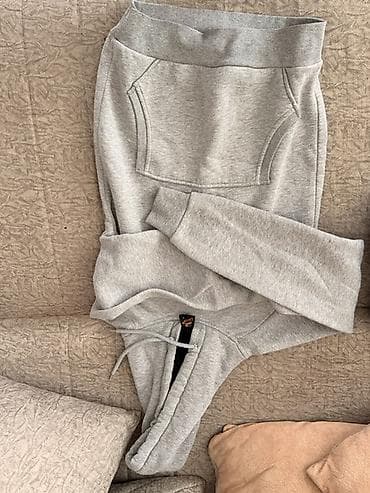 Boz rəngli idman koftasi, tolstovka - Material: qalın, yumşaq lalafo.az -da Boz rəngli idman koftasi, tolstovka - Material: qalın, yumşaq