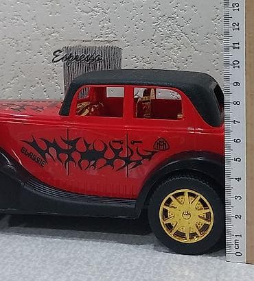 Mercedes Zeppelin oyun maşını klassik retro sedan modeli. Mercedes — 10