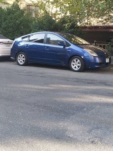 Tavalar: Toyota Prius: 1.5 l | 2008 il Sedan — 1