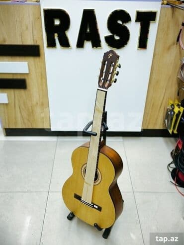 toy gitarası: Klassik gitara, Yeni, Ünvandan götürmə — 1