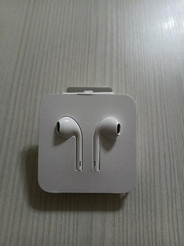 type c qulaqlıq: Apple EarPods (USB‑C) Məhsul təsviri: - Rəsmi Apple EarPods simli — 3